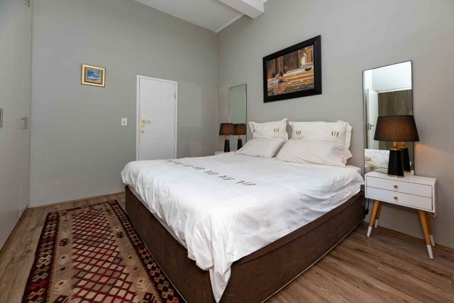 2 Bedroom Property for Sale in Sea Point Western Cape